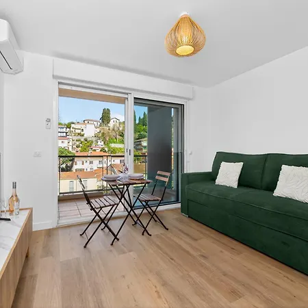 Dans Le Centre De Avec Balcon Et Clim Διαμέρισμα *