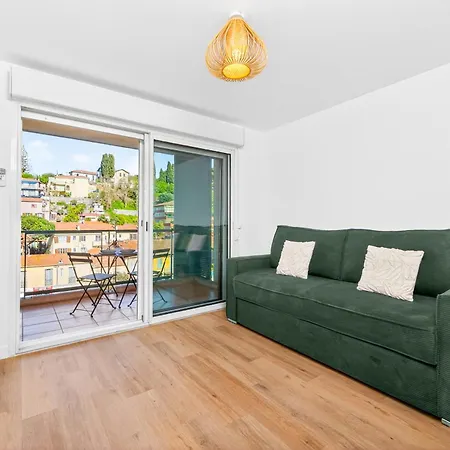Διαμέρισμα Dans Le Centre De Avec Balcon Et Clim Μεντόν